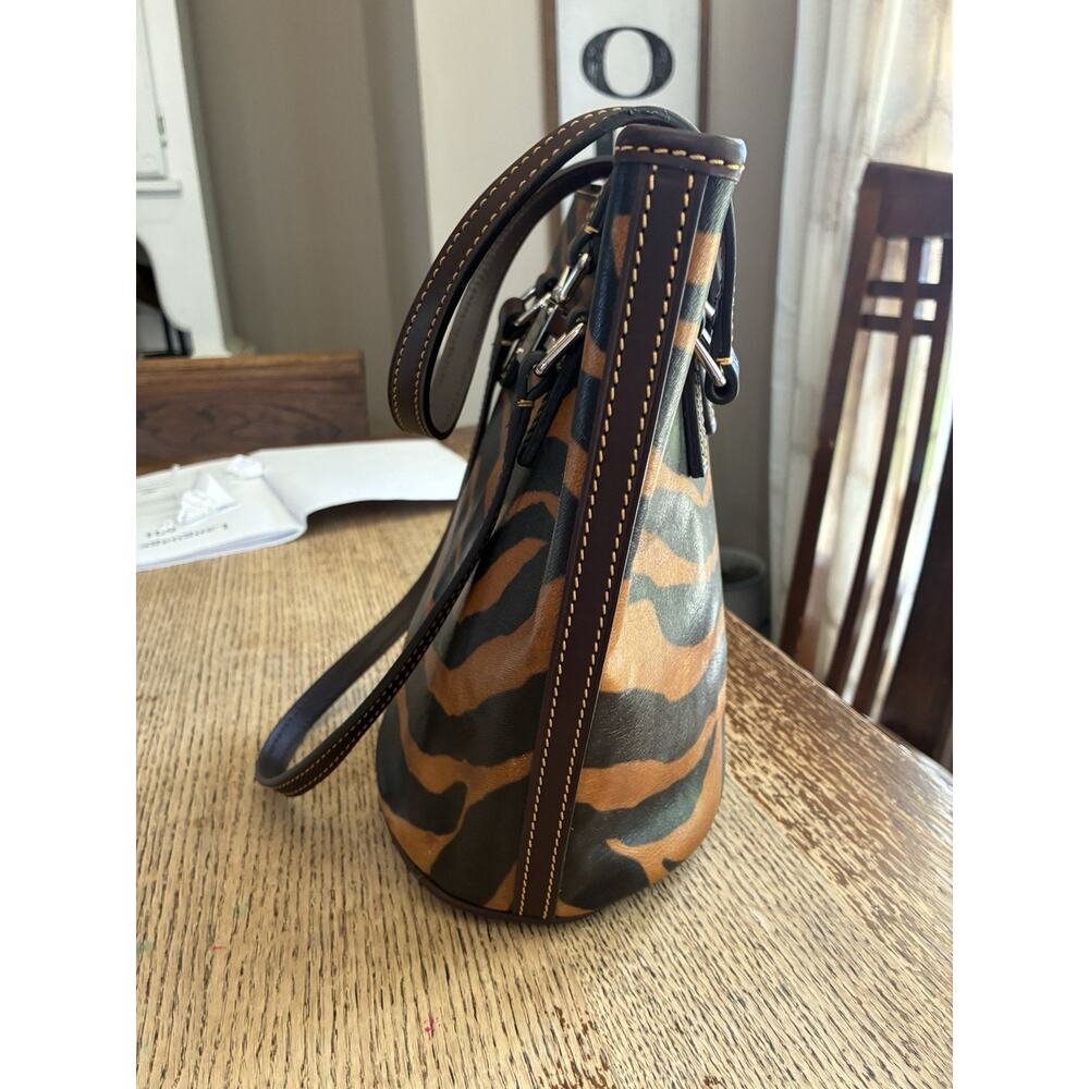 NEW Dooney & Bourke Handbag Tiger Animal Print Black Brown Silver Hardware - Picture 11 of 12
